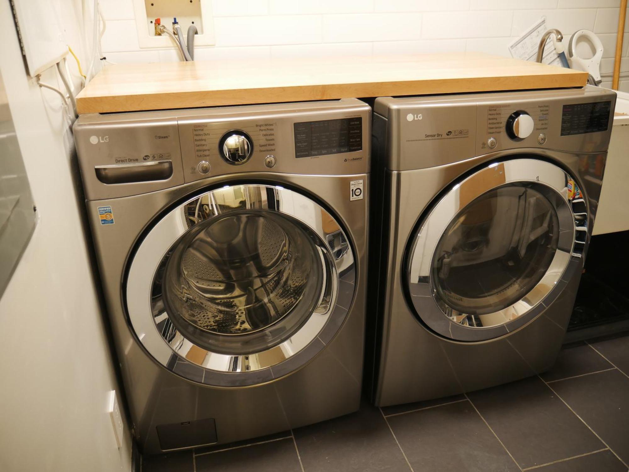 Kool Kits! Family-run & Near Ubc, Downtown, Nature Apartment