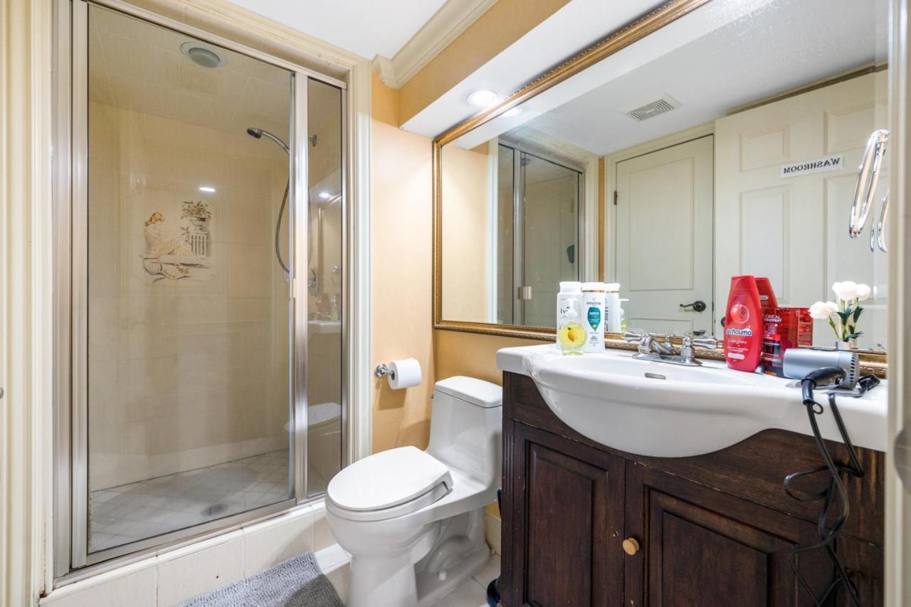 Guest house Charming Retreat On Cypress Street, Your Away From Vancouver