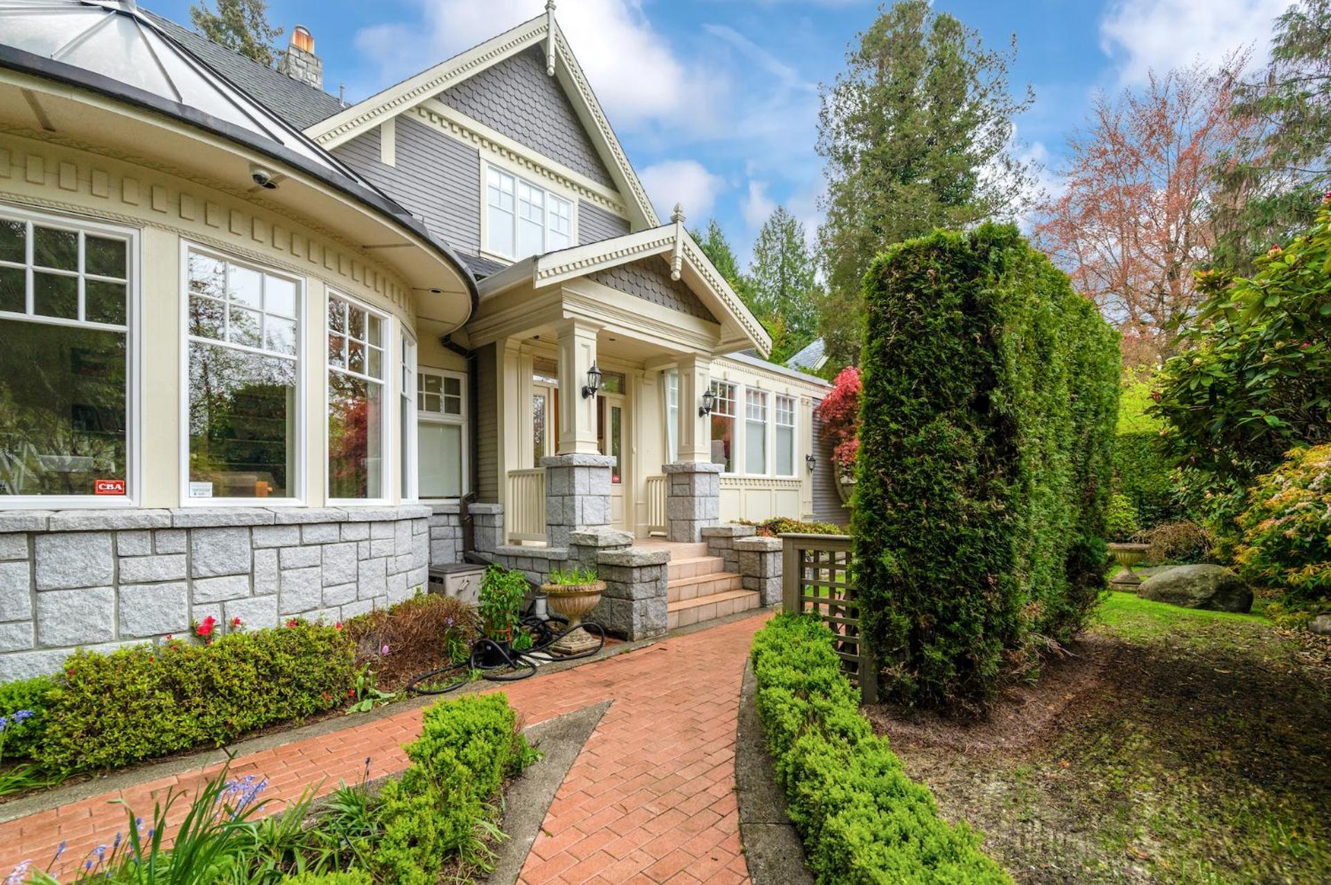 Charming Retreat On Cypress Street, Your Away From Guest house Vancouver