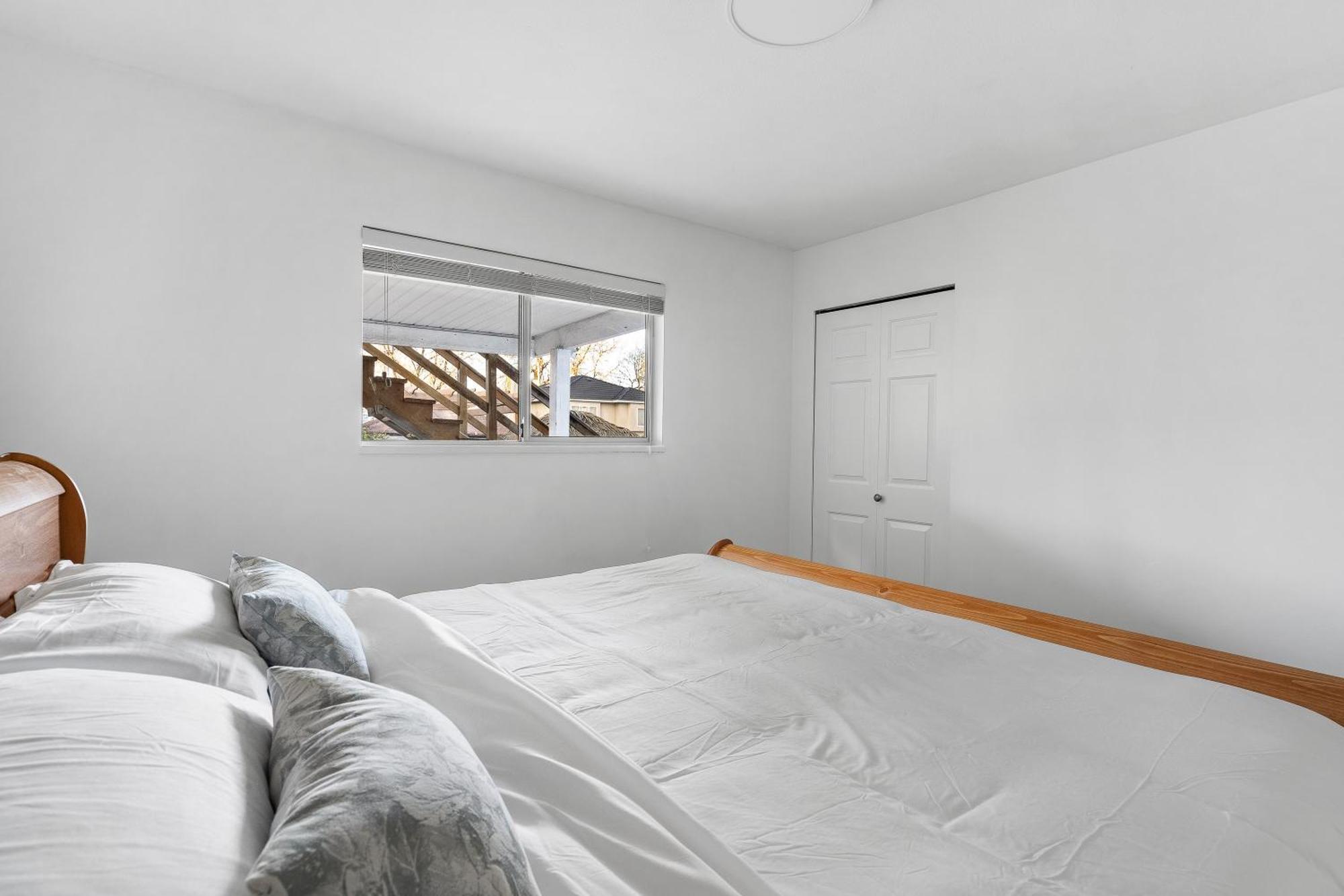 Newly Furnished Gem Near Transit