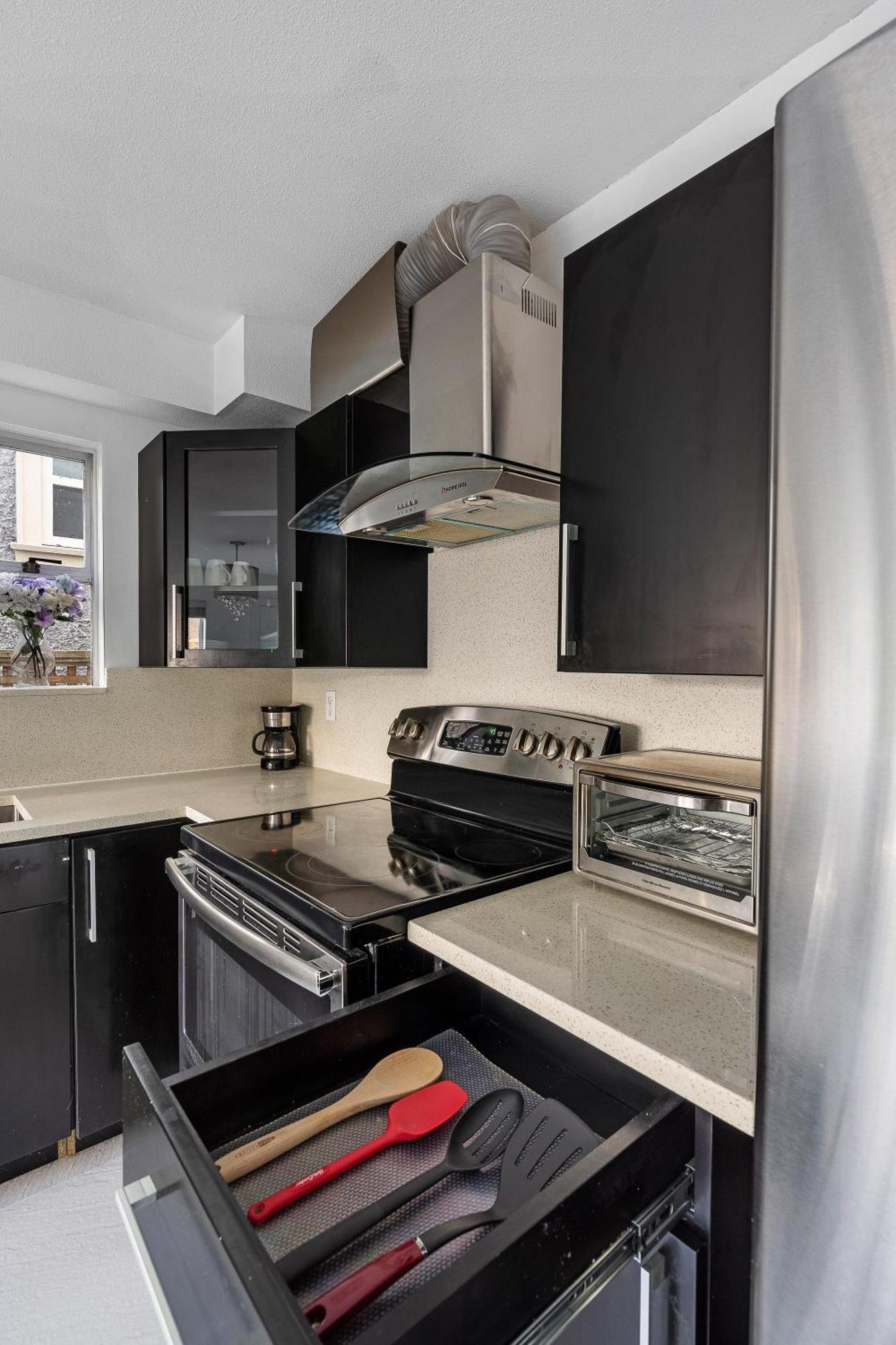 Newly Furnished Gem Near Transit Vancouver