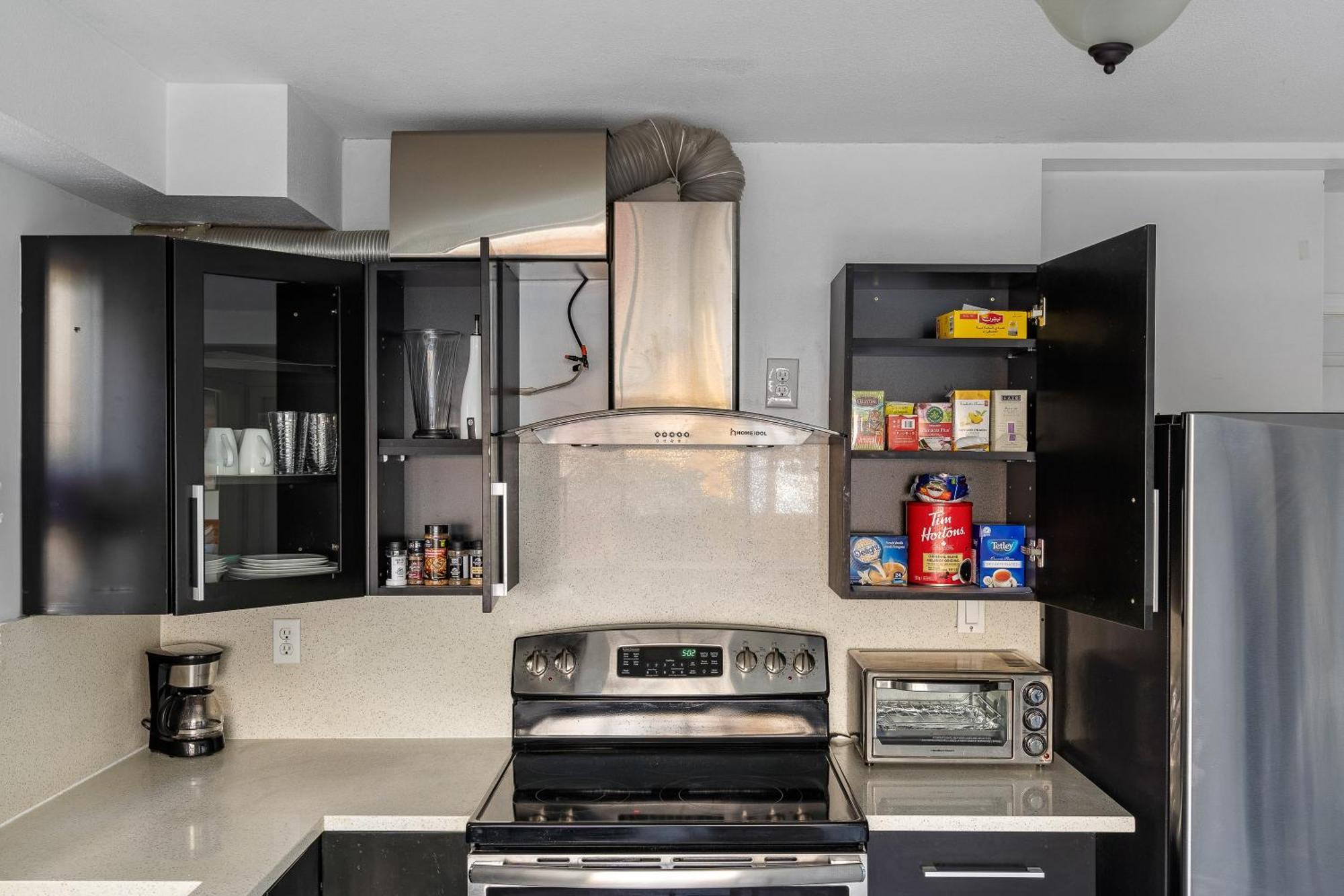 Newly Furnished Gem Near Transit Apartment Vancouver