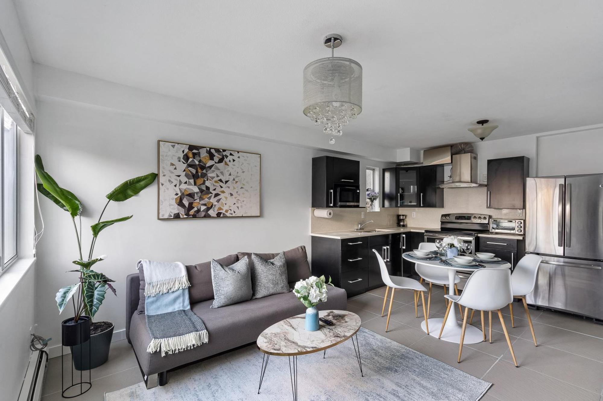 Newly Furnished Gem Near Transit * Vancouver