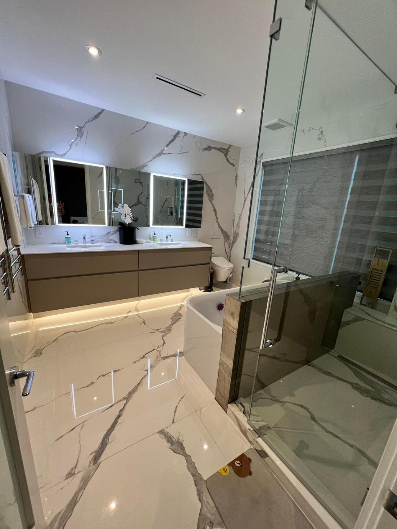 Luxury Modern New House In * Vancouver