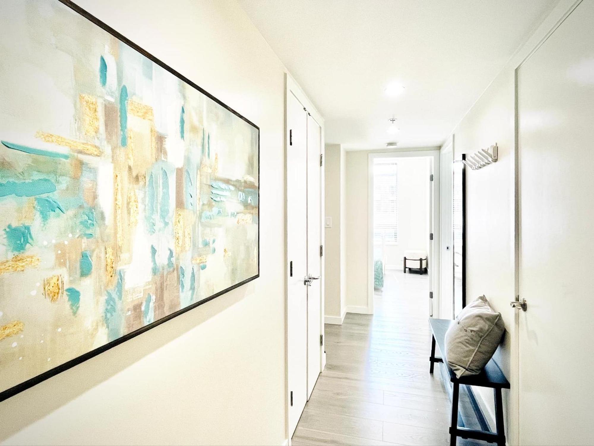 Large Central Downtown Condo, Cbd 3 Bedrooms *