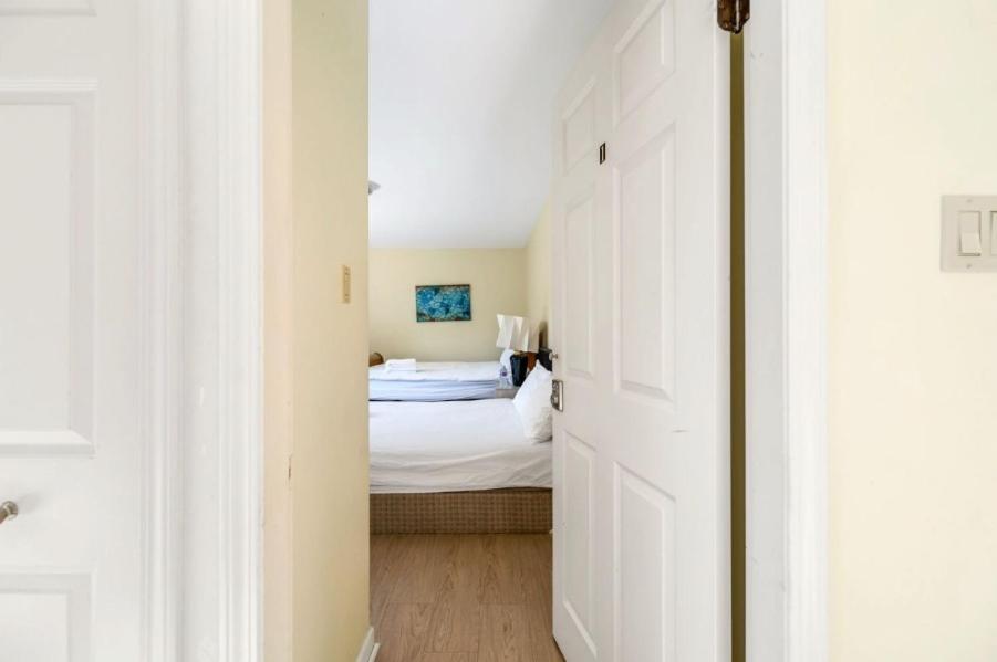 Stylish & Central Retreat - Steps From Local Attractions! Homestay *