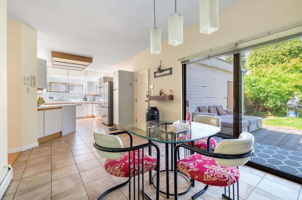 Stylish & Central Retreat - Steps From Local Attractions! *