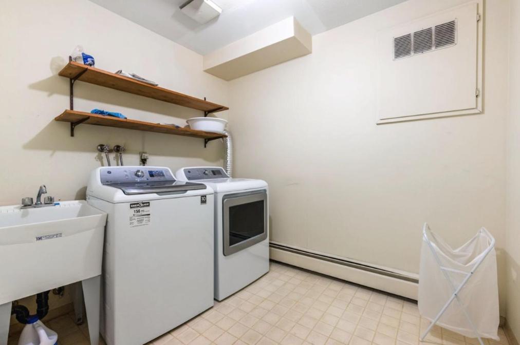 Stylish & Central Retreat - Steps From Local Attractions!
