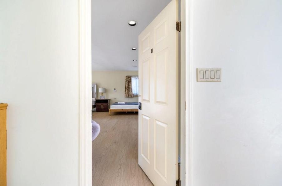 Stylish & Central Retreat - Steps From Local Attractions! *