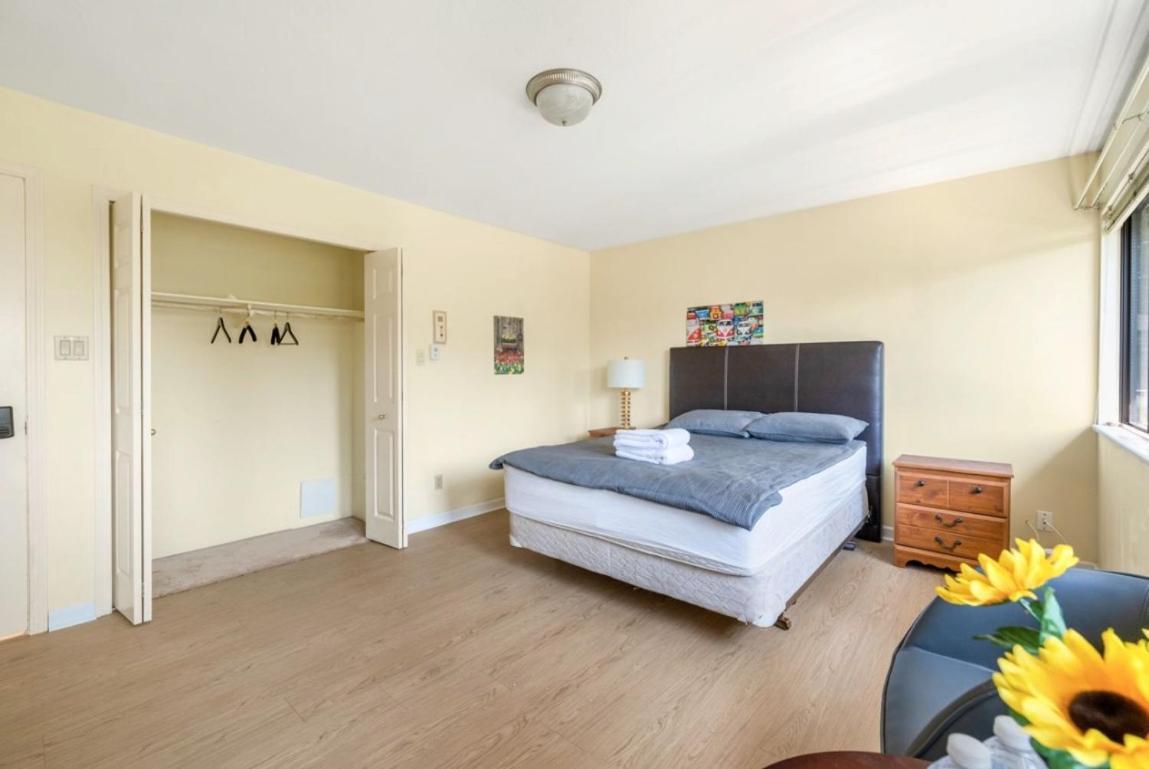 Stylish & Central Retreat - Steps From Local Attractions! *