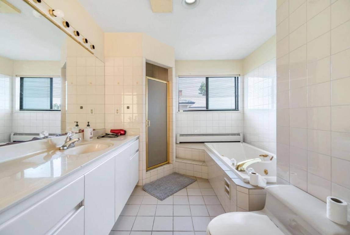 Stylish & Central Retreat - Steps From Local Attractions! Homestay