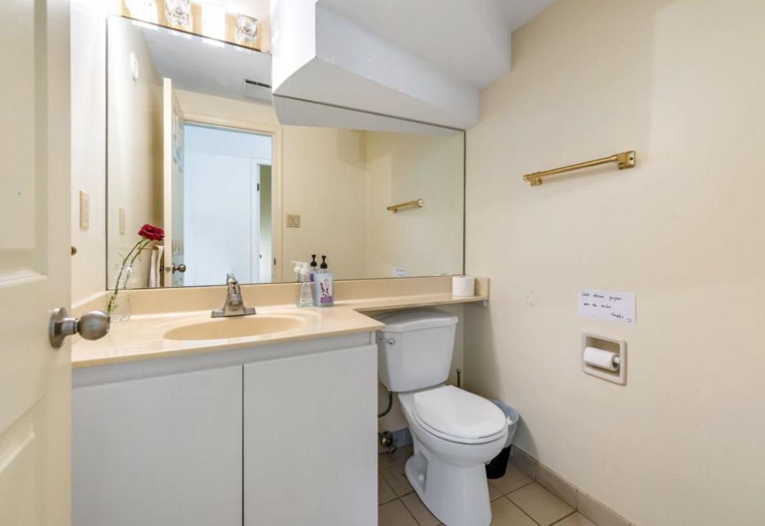 Stylish & Central Retreat - Steps From Local Attractions! Homestay