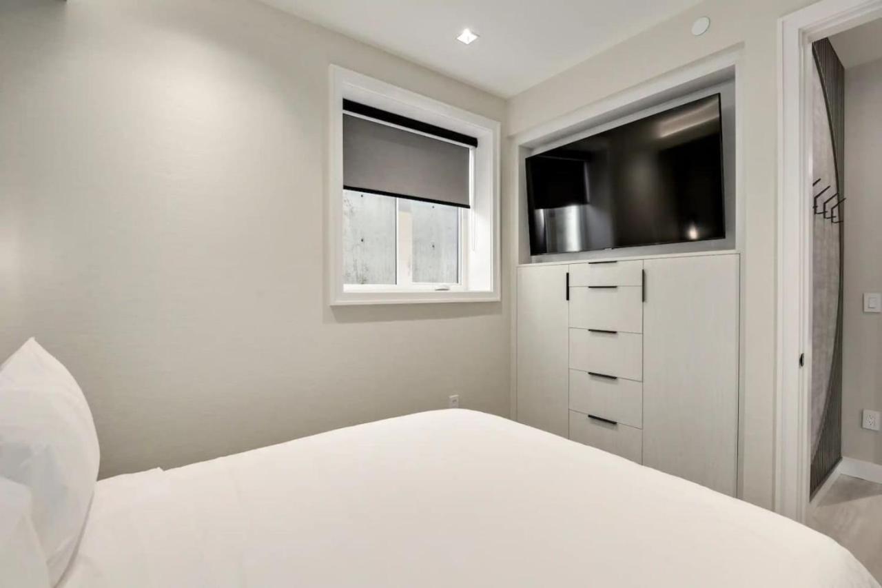 Designer 2br In Downtown Steps From Sunset Vancouver