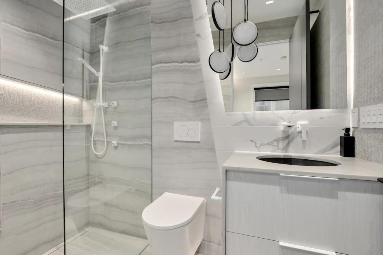 Apartment Designer 2br In Downtown Steps From Sunset