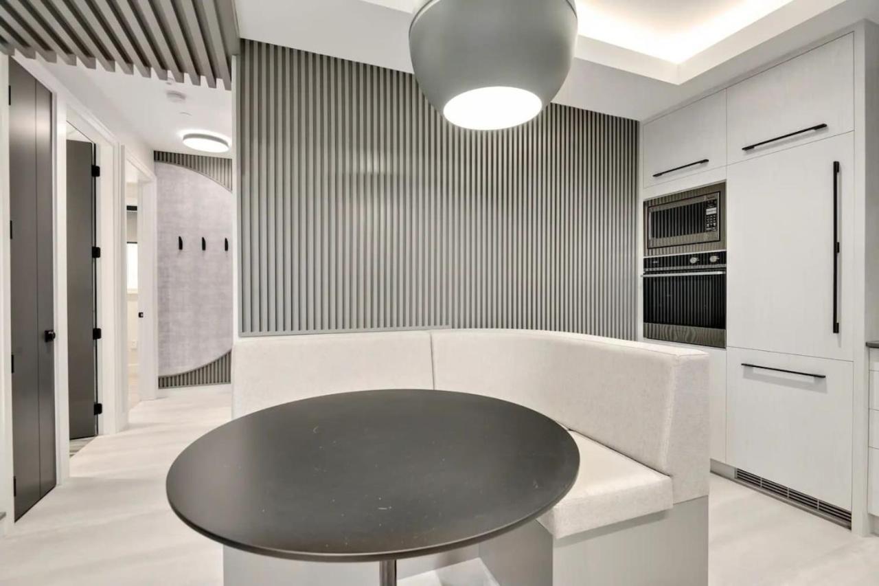 Apartment Designer 2br In Downtown Steps From Sunset Vancouver