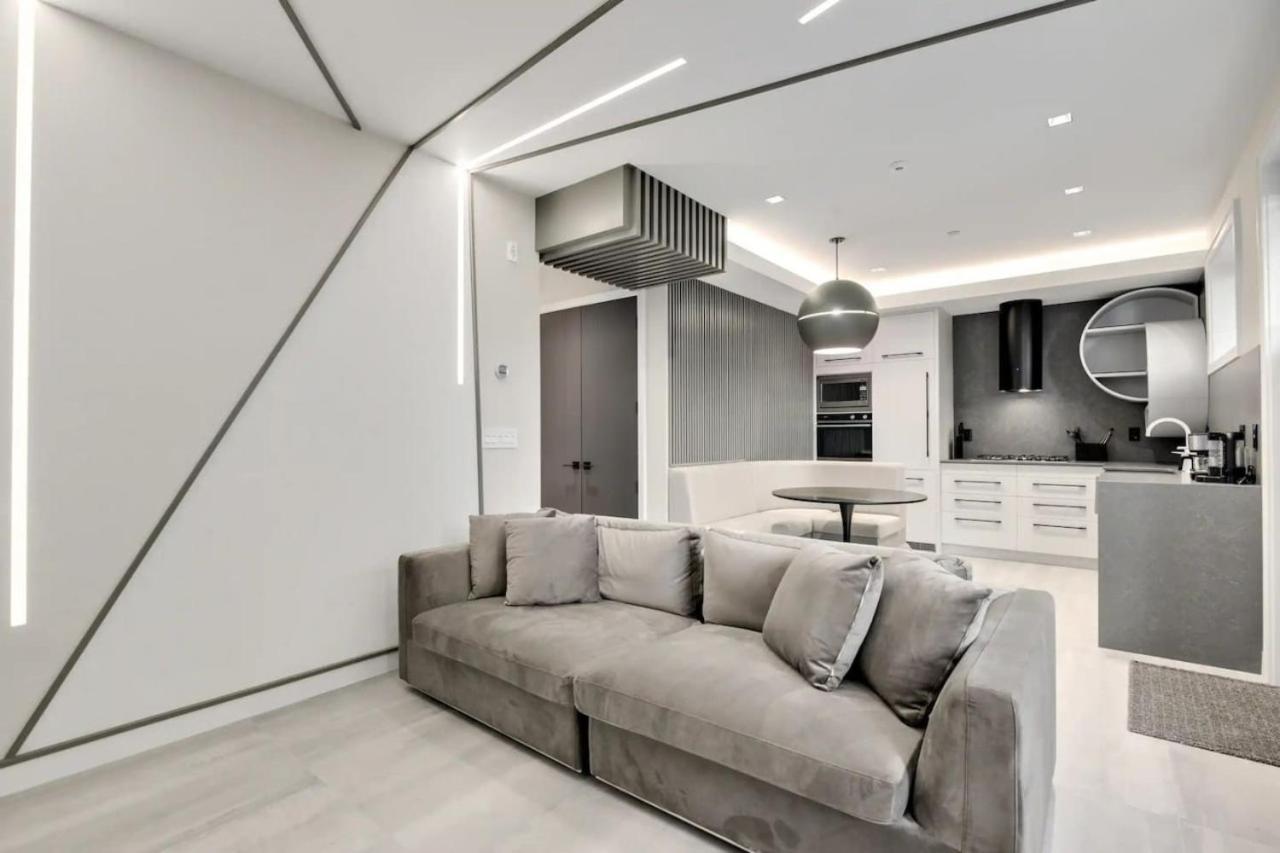Designer 2br In Downtown Steps From Sunset * Vancouver