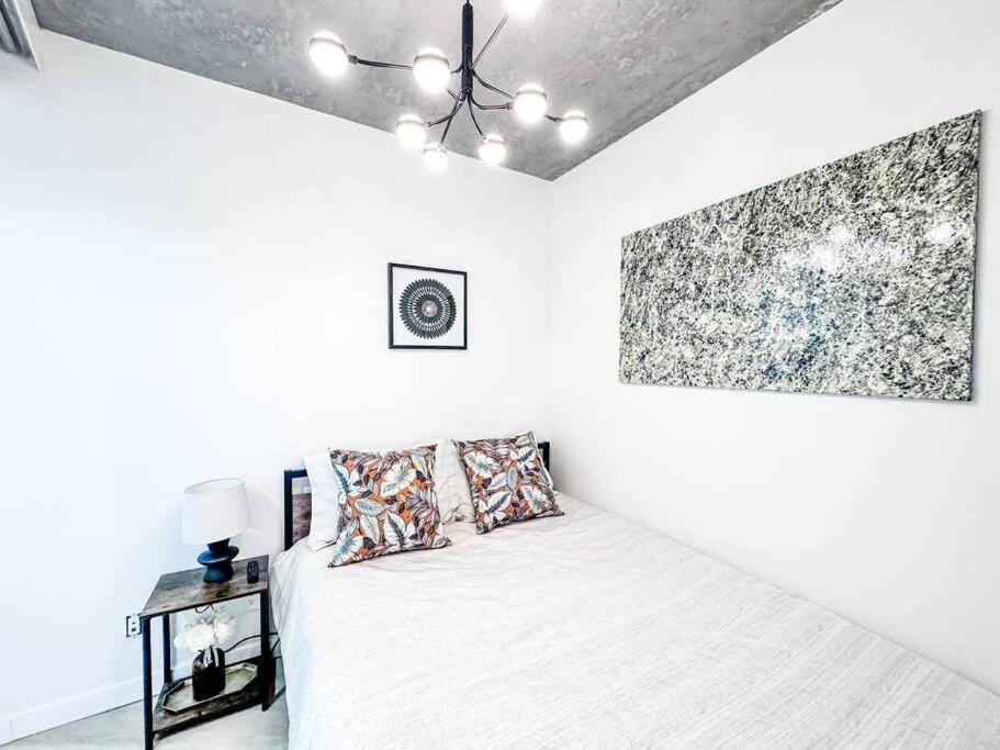 Skyview, 40th Floor 2 Bedroom In Downtown
