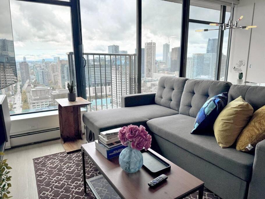 Skyview, 40th Floor 2 Bedroom In Downtown Apartment