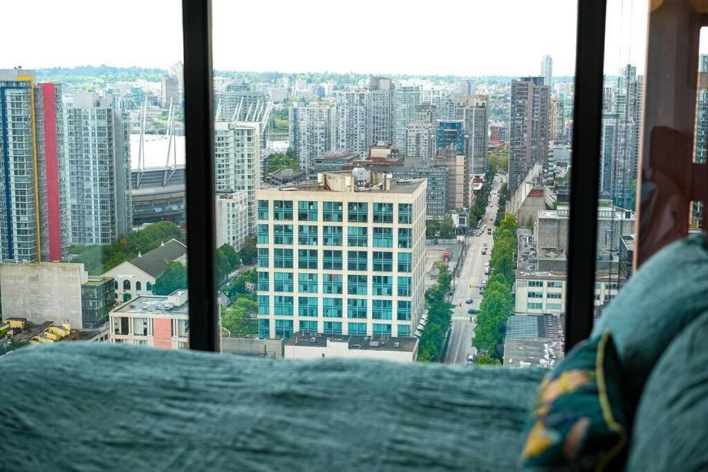 Skyview, 40th Floor 2 Bedroom In Downtown Apartment