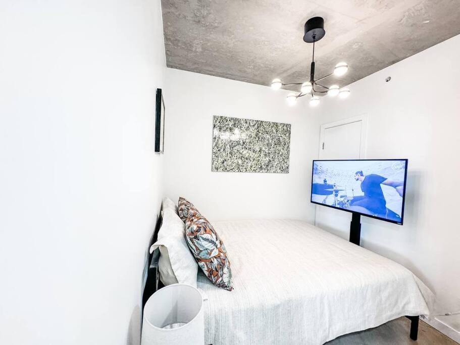 Skyview, 40th Floor 2 Bedroom In Downtown Vancouver
