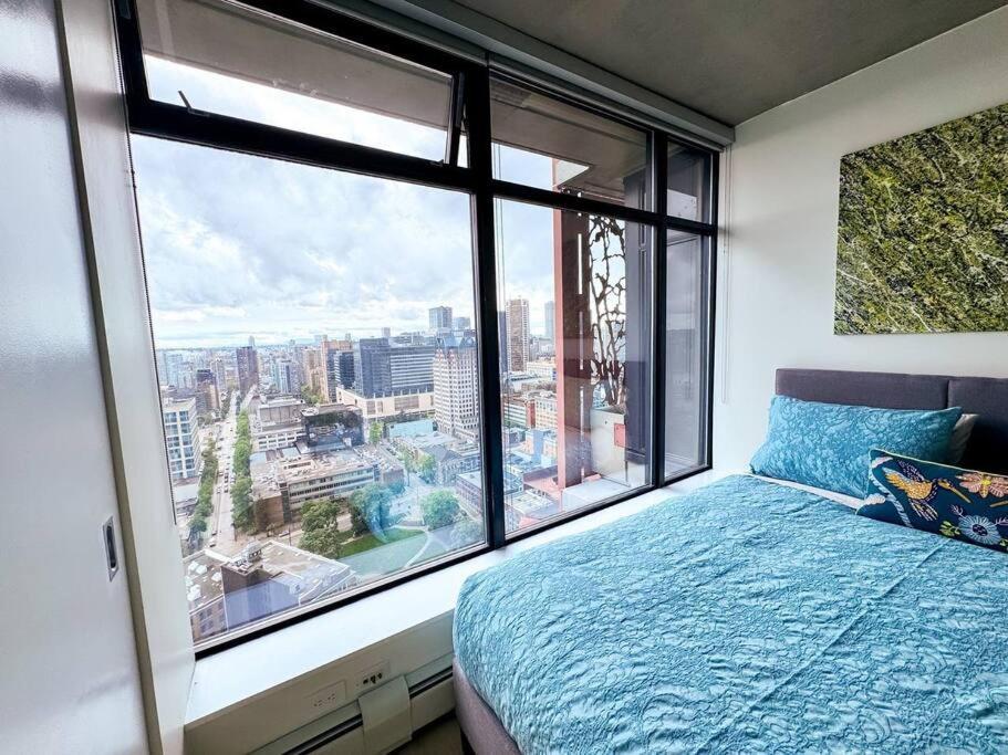 Skyview, 40th Floor 2 Bedroom In Downtown Apartment *