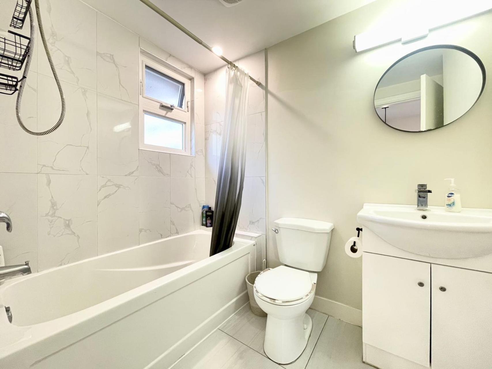 Spacious 5bd Retreat In Van Holiday home Vancouver