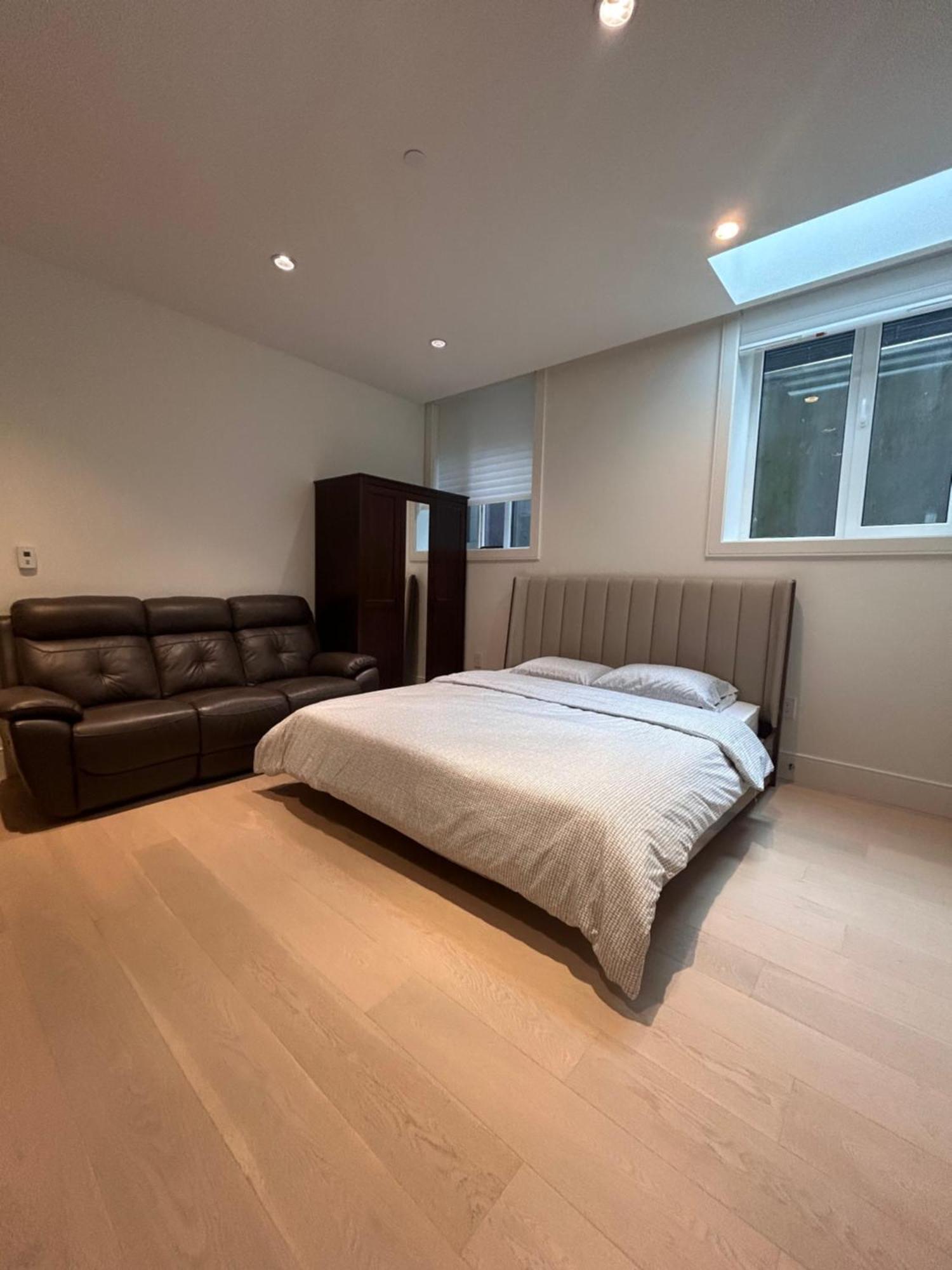 King Size Bedroom With Private Bath & Living Vancouver