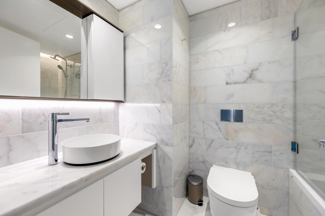 Apartment Skyline Retreat 2br Stunning City Views *