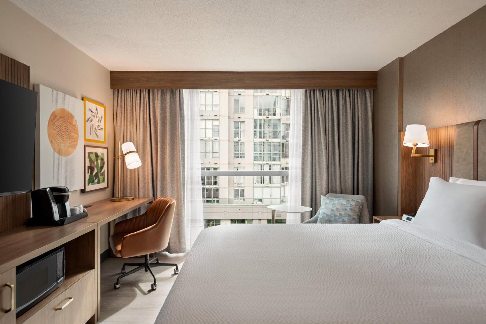 & Downtown By Ihg Hotel 3*