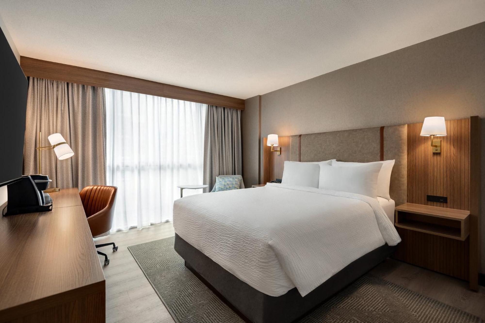 Hotel & Downtown By Ihg Vancouver