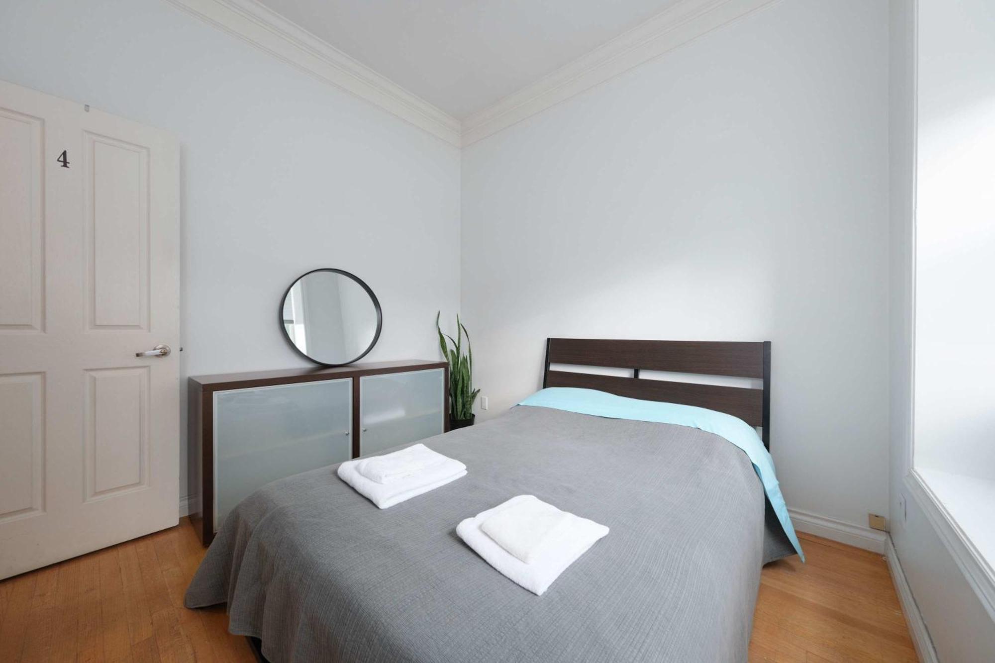Private With Shared Washroom In Homestay Vancouver