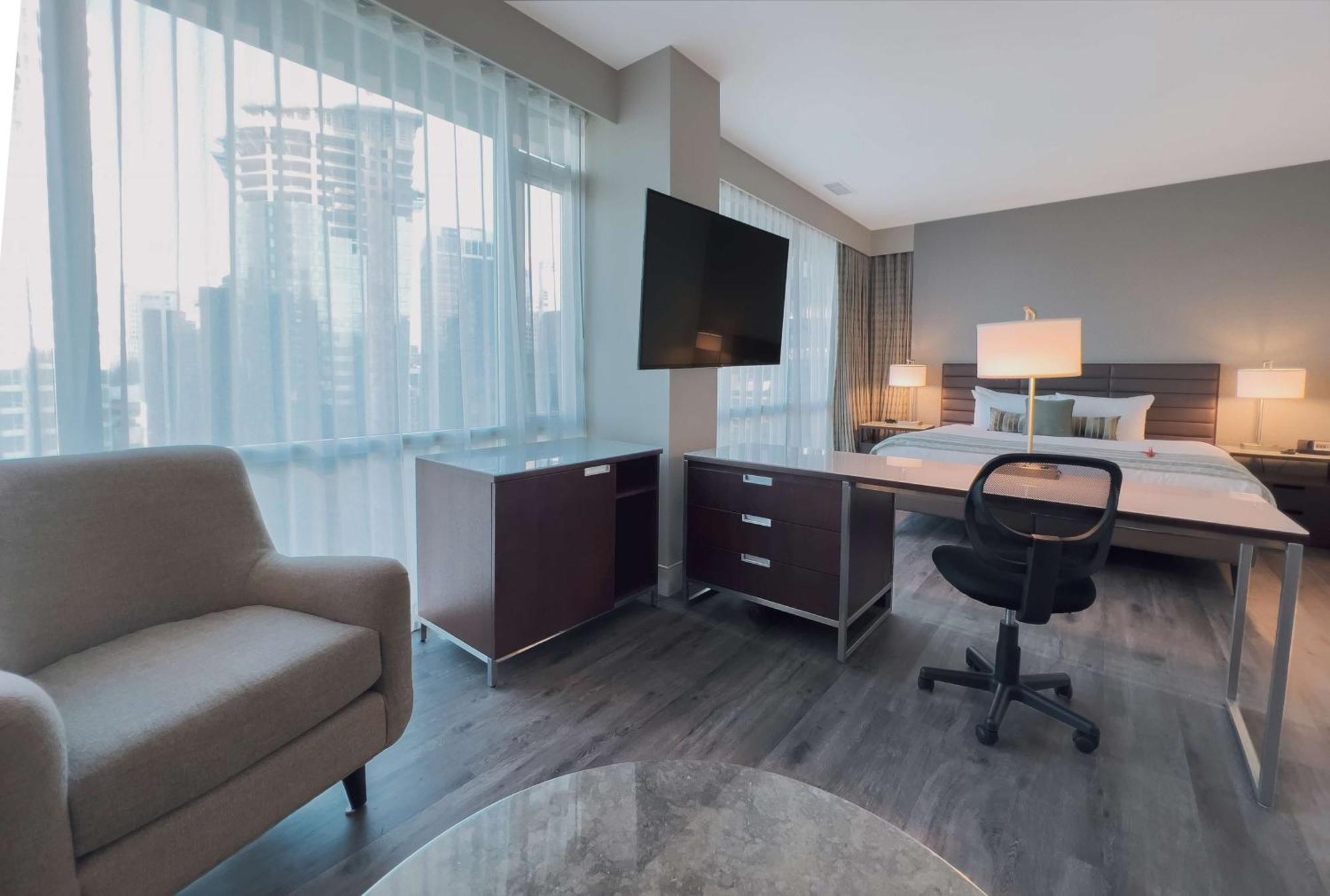 Hotel Coast Coal Harbour By Apa 4*
