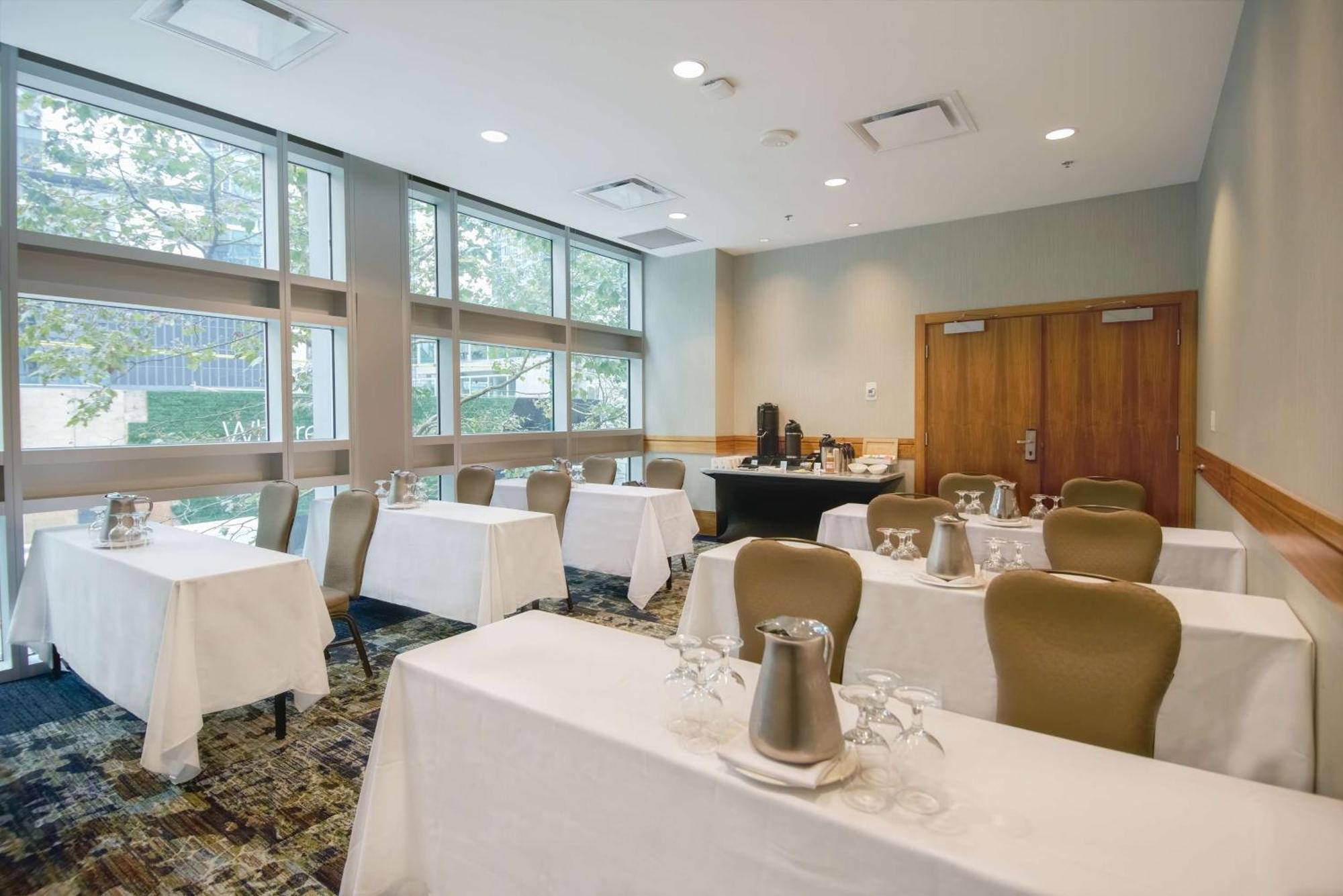 Coast Coal Harbour By Apa Hotel