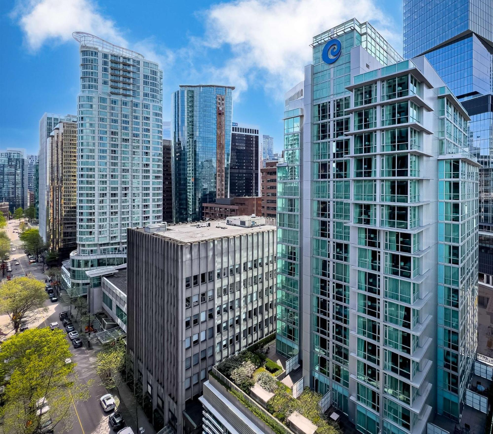 Coast Coal Harbour By Apa 4*