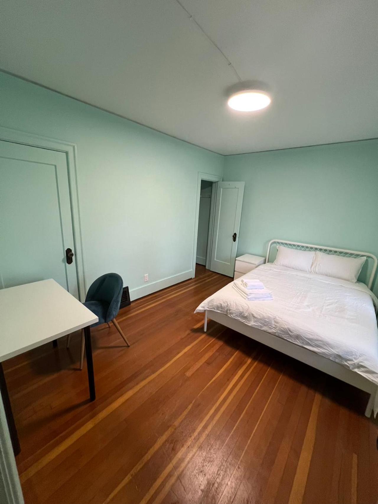 Vintage And Secluded In West Vancouver