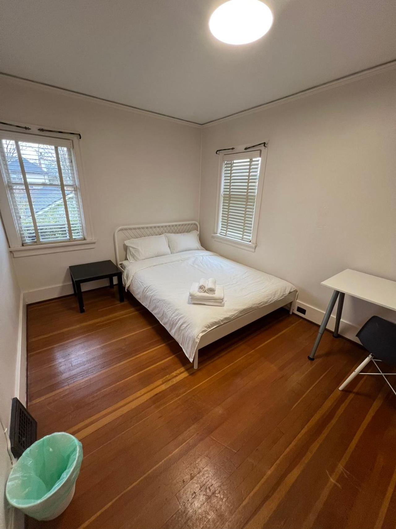 Homestay Vintage And Secluded In West