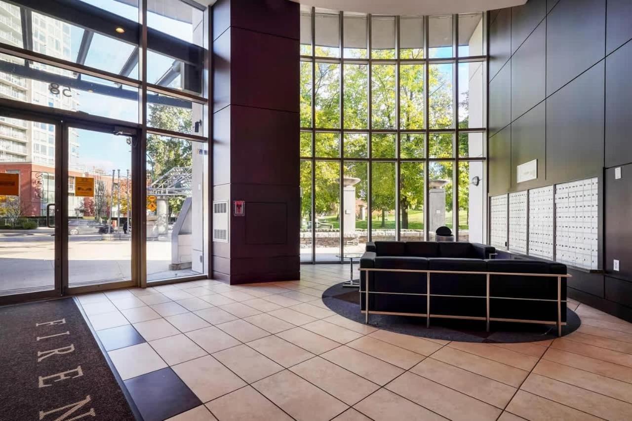 Modern Downtown With Pool Jacuzzi & Sauna Apartment Vancouver