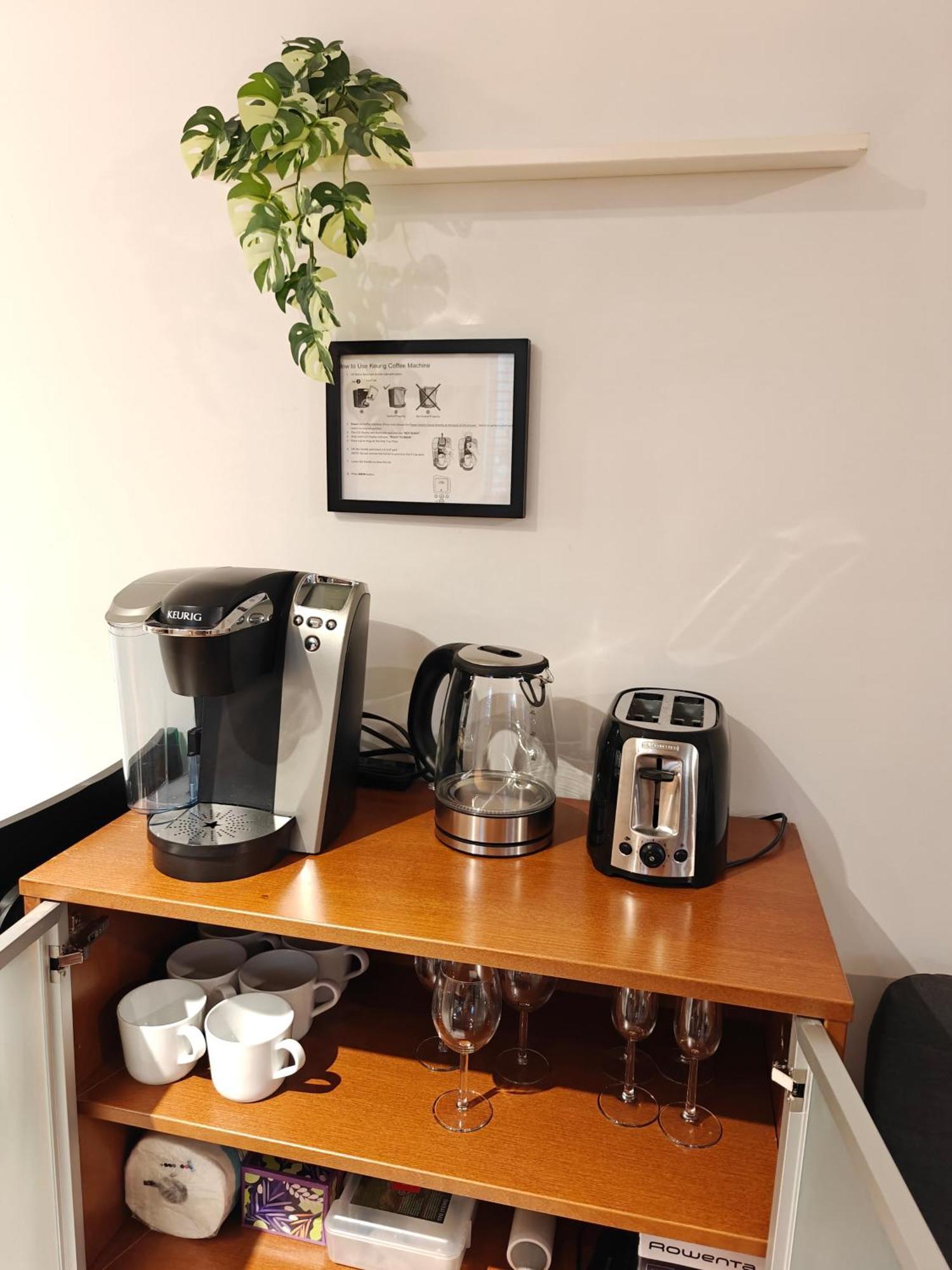 Cozy Commercial Oasis - Private Entrance * Vancouver
