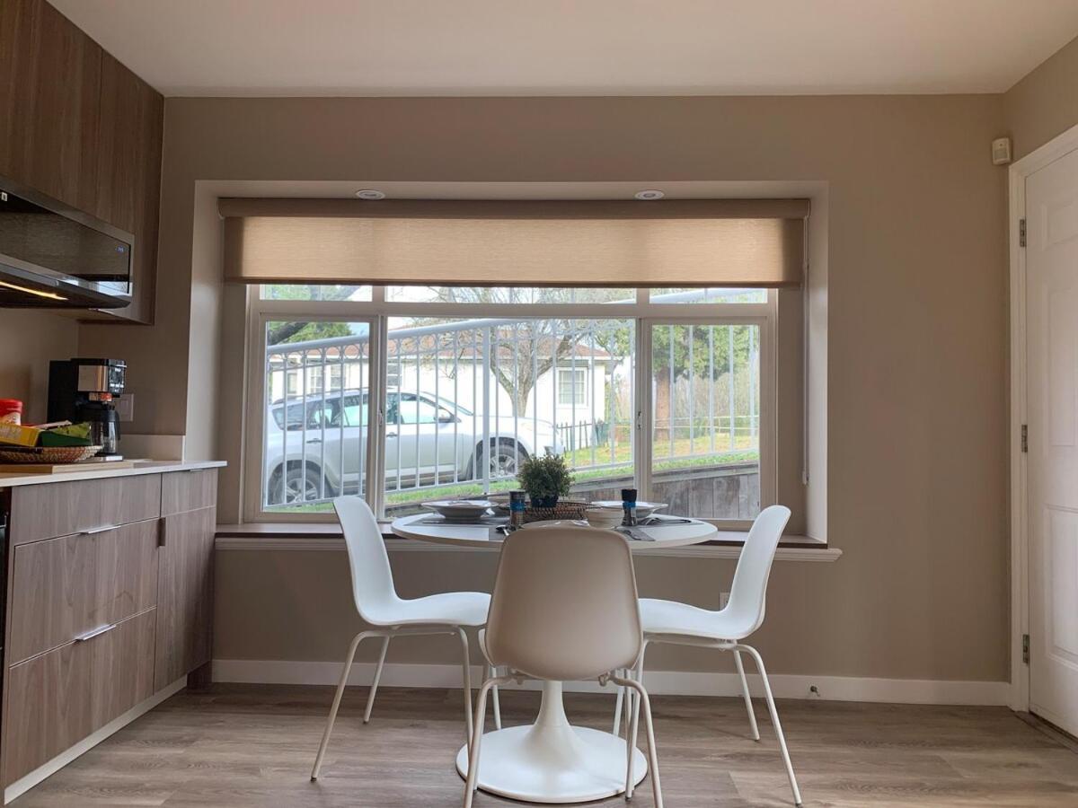 Brand New 2025 Scandinavian Style Designer's Suite, Near Skytrain Joyce Collingwood, East