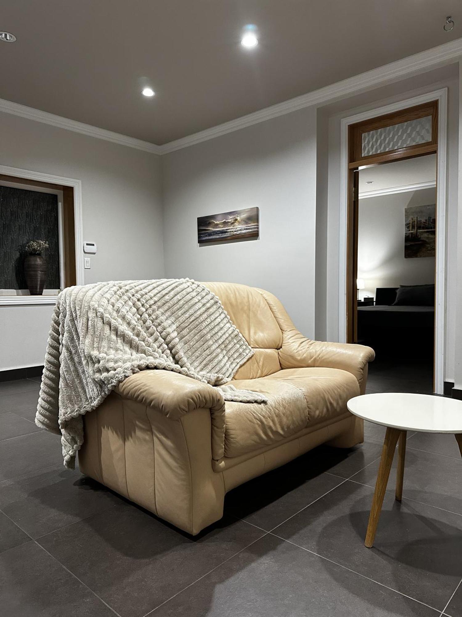Luxury Near Yvr And Downtown Apartment