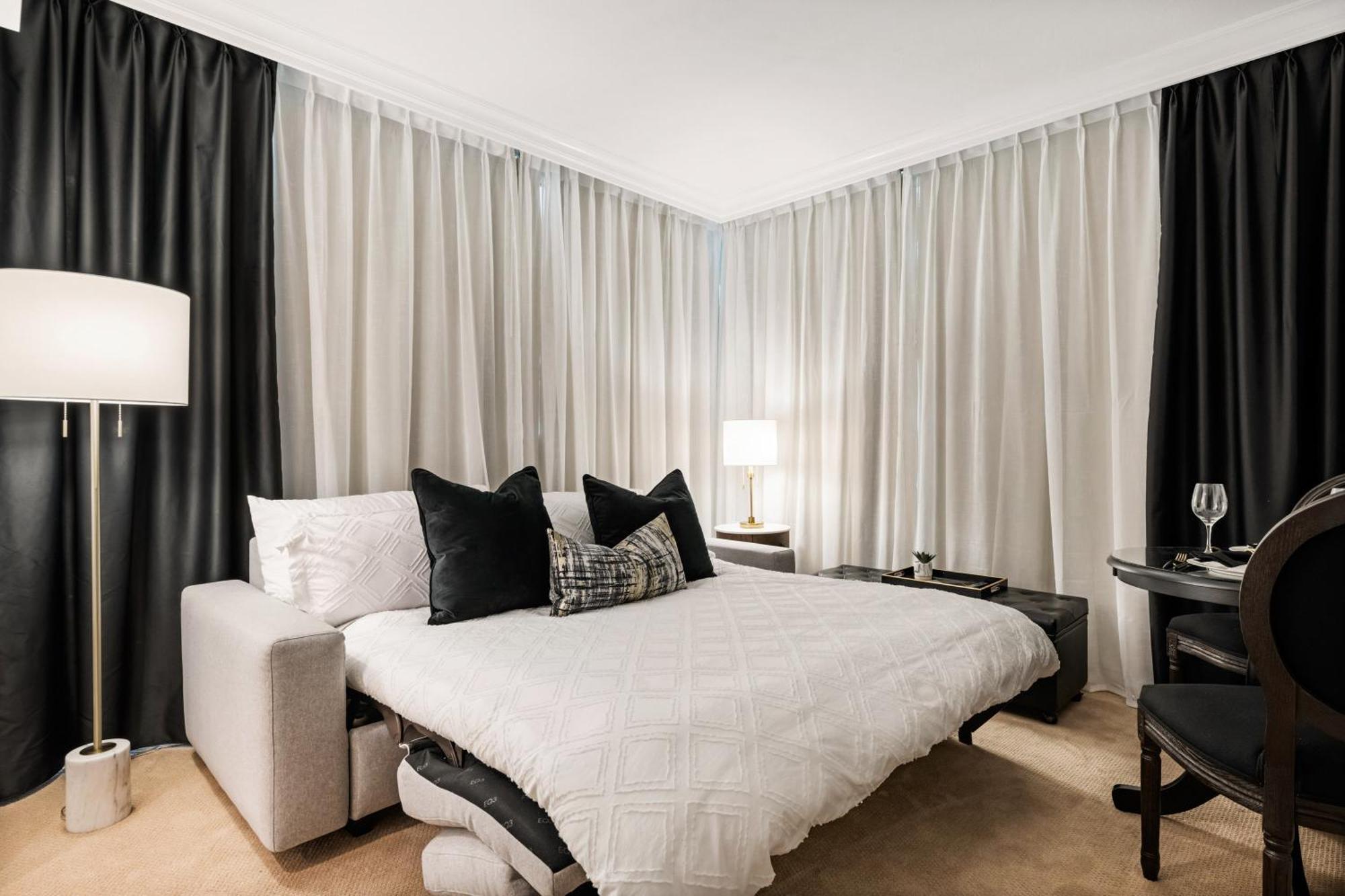 Elegant & Luxury 2 Bed Close To Convention Centre *