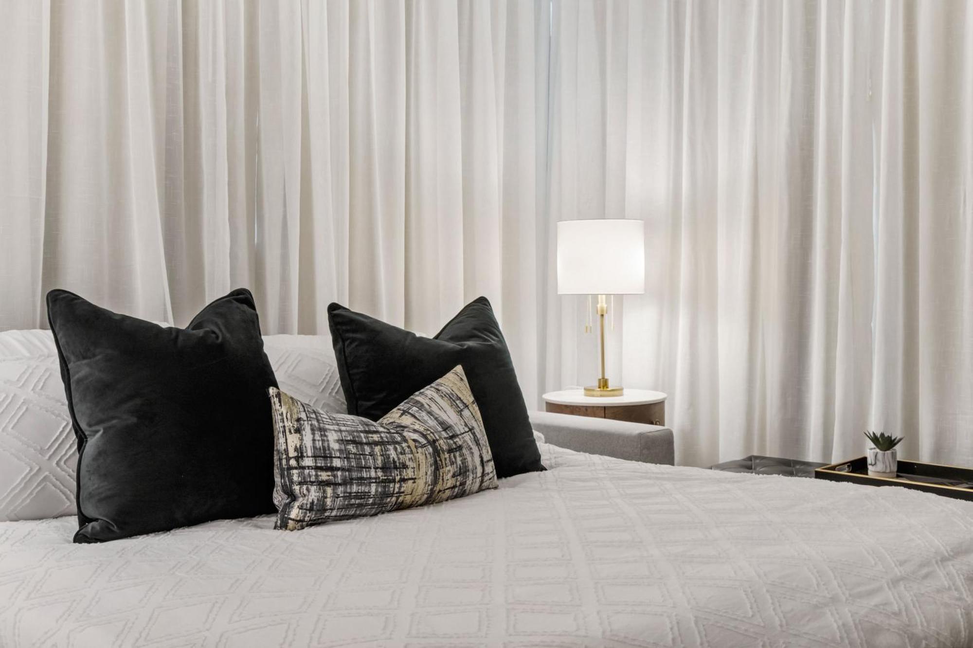 Elegant & Luxury 2 Bed Close To Convention Centre *