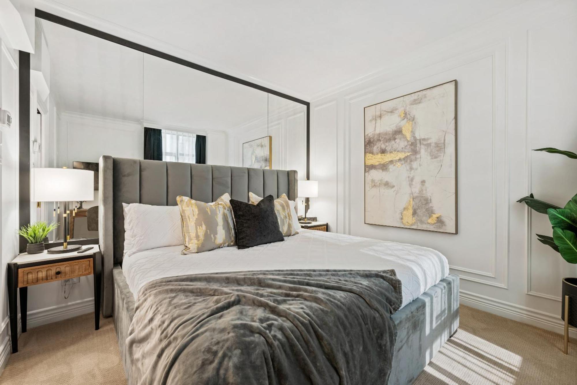 Elegant & Luxury 2 Bed Close To Convention Centre Vancouver