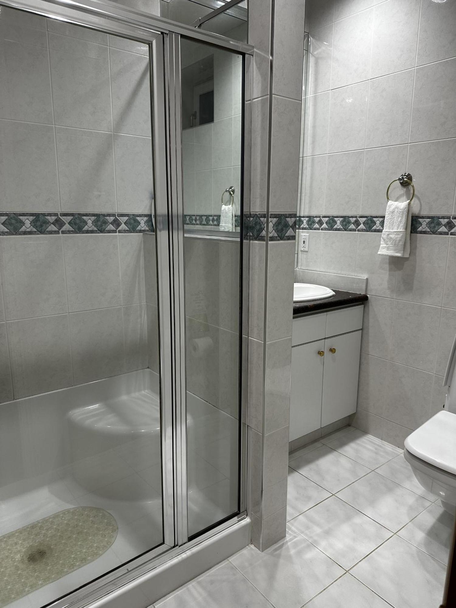 Apartment Luxury Near Yvr And Downtown