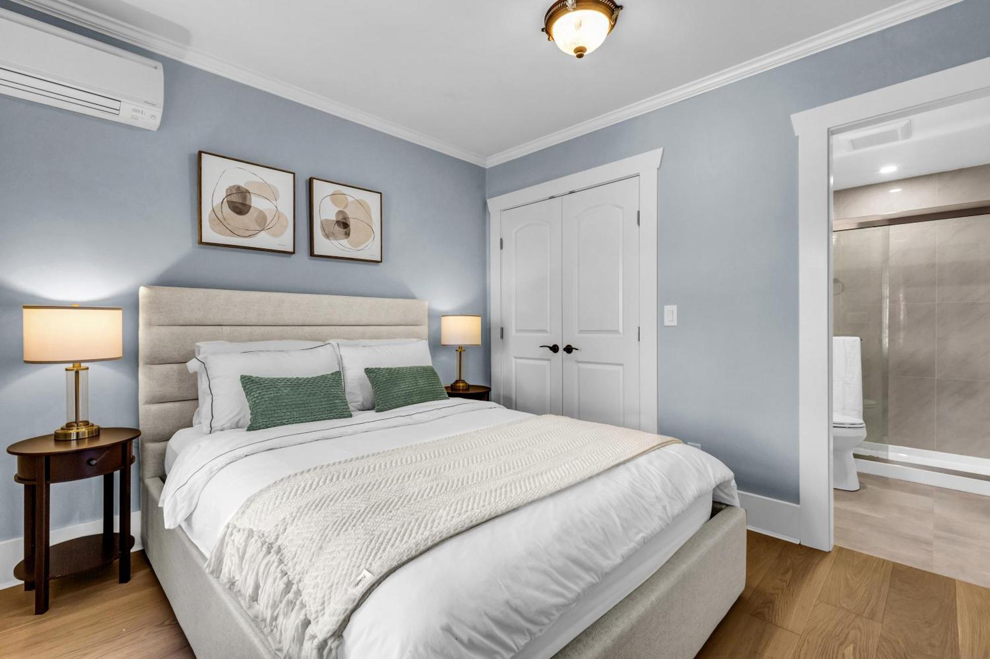West King Edward Luxury Guest *