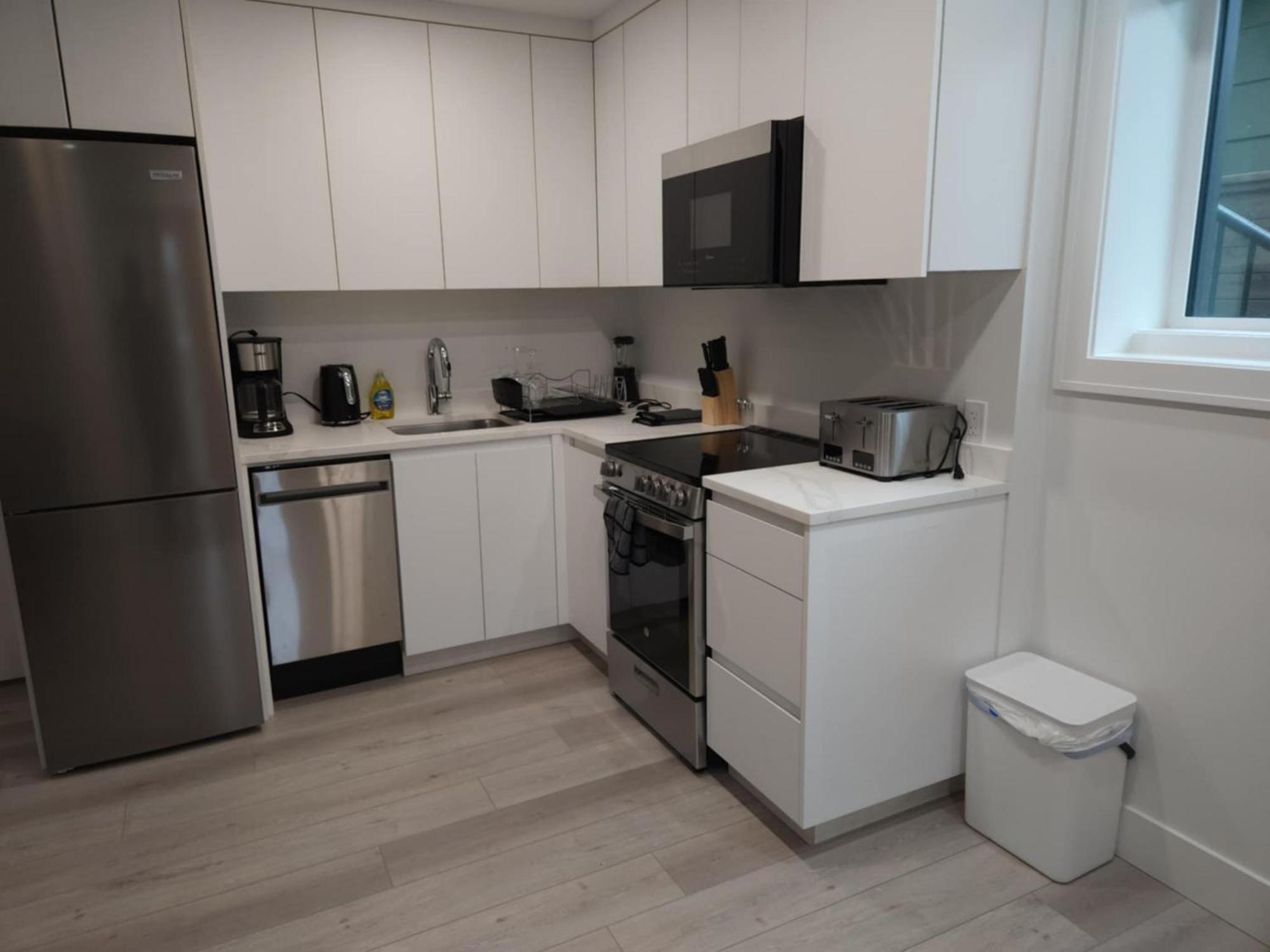 Signature Elegant Private Entrance 1br Haven * Vancouver