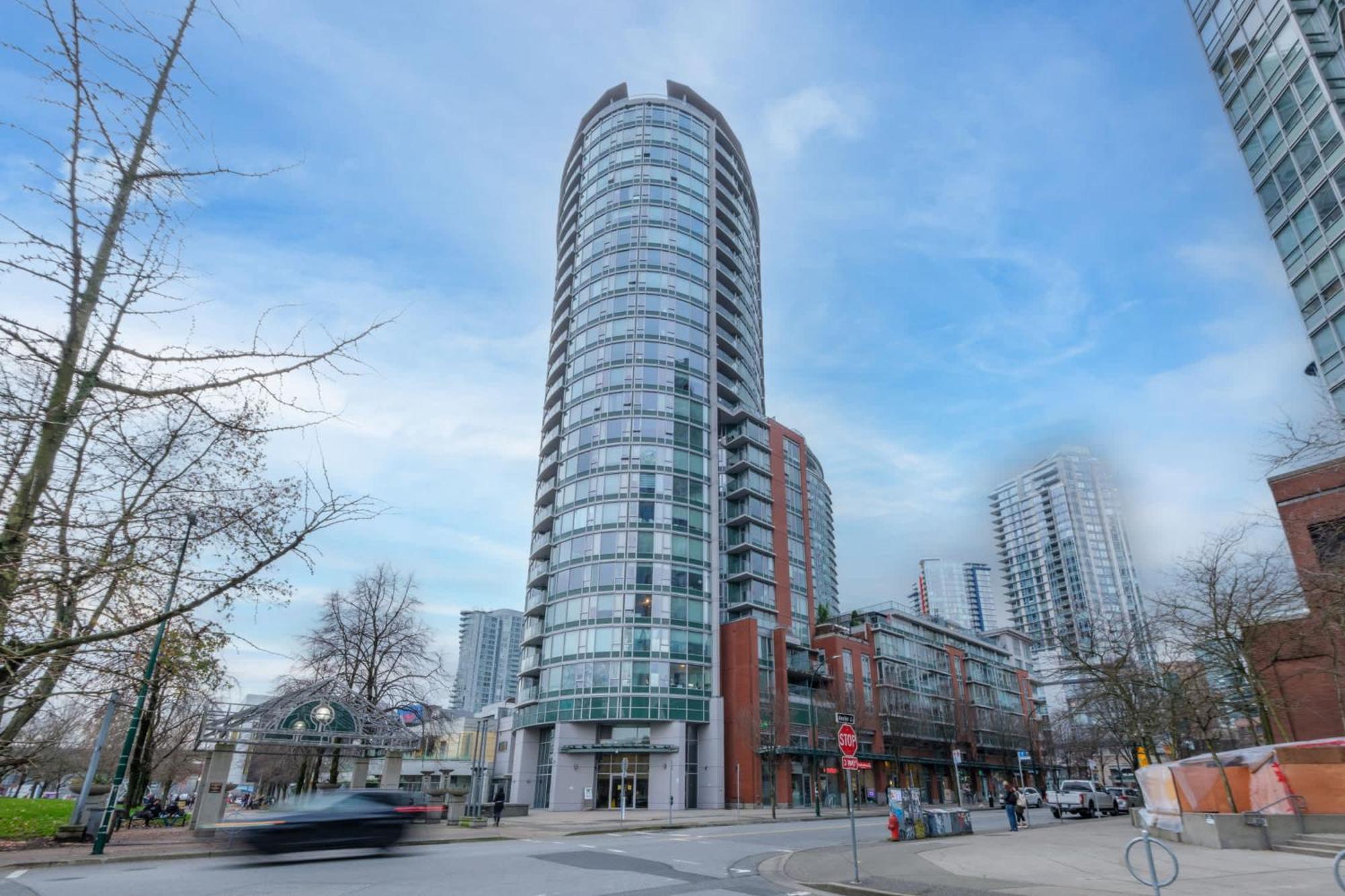 Modern Downtown With Pool Jacuzzi & Sauna Apartment Vancouver