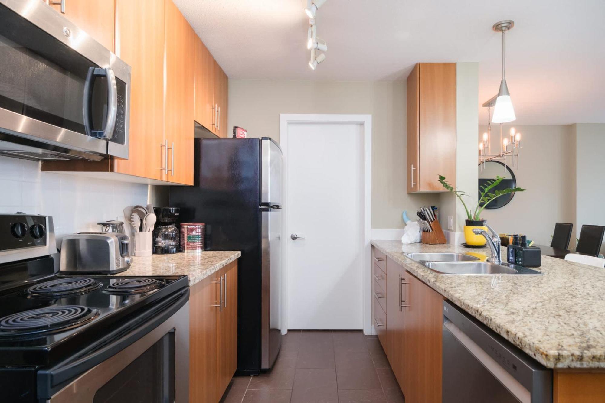 Modern Downtown With Pool Jacuzzi & Sauna Apartment