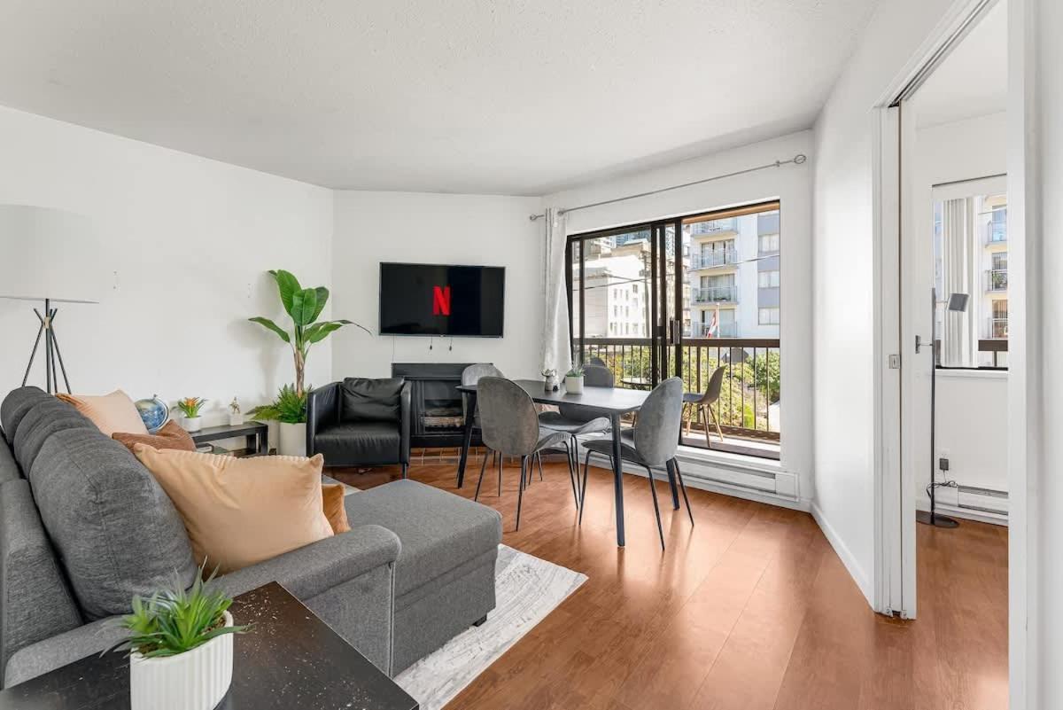 Apartment Stylish & Comfy In A Prime Location