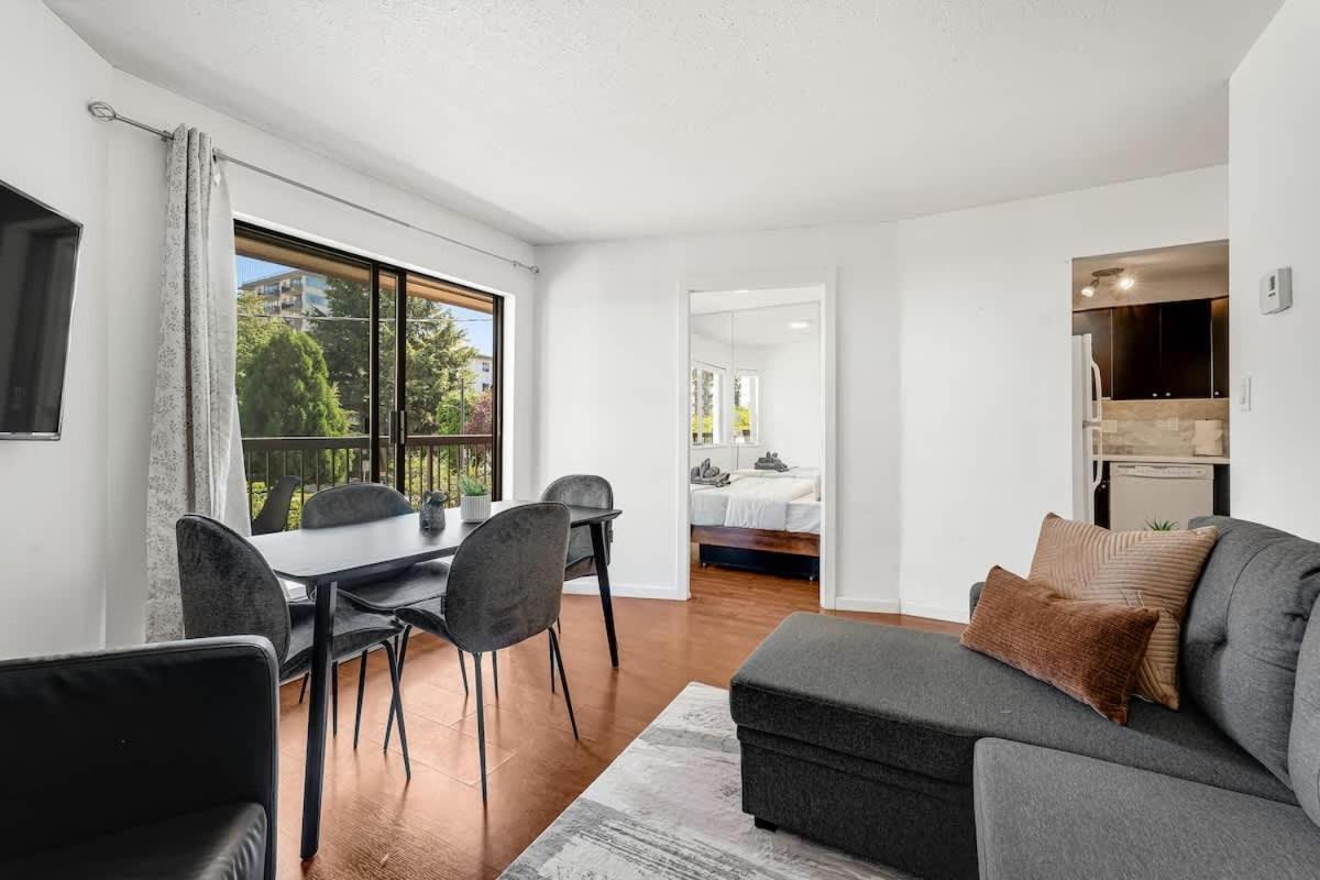 Apartment Stylish & Comfy In A Prime Location *